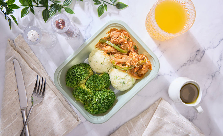 2025 - Pro Athlete Meal Box - Chicken Thigh #2 - Cuban Pulled Chicken - photo0